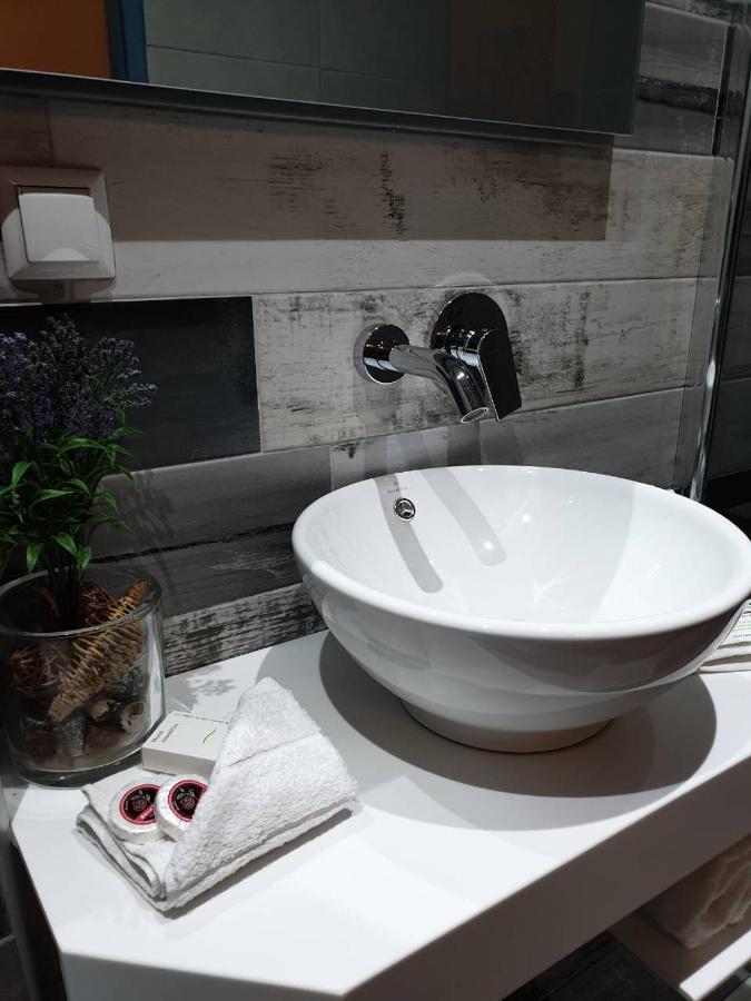 V-Suites 2 بوتوس المظهر الخارجي الصورة